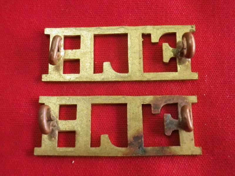 BRITISH ARMY / CAPE COLONY - FRONTIER LIGHT HORSE PAIR BRASS SHOULDER TITLES - RARE 1877-79 (8639)