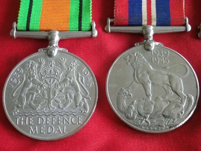 GB / SA - WW2 LOT  - 4 X WAR MEDALS + 1 X DEFENCE MEDAL - ALL UN-NAMED           (8651)
