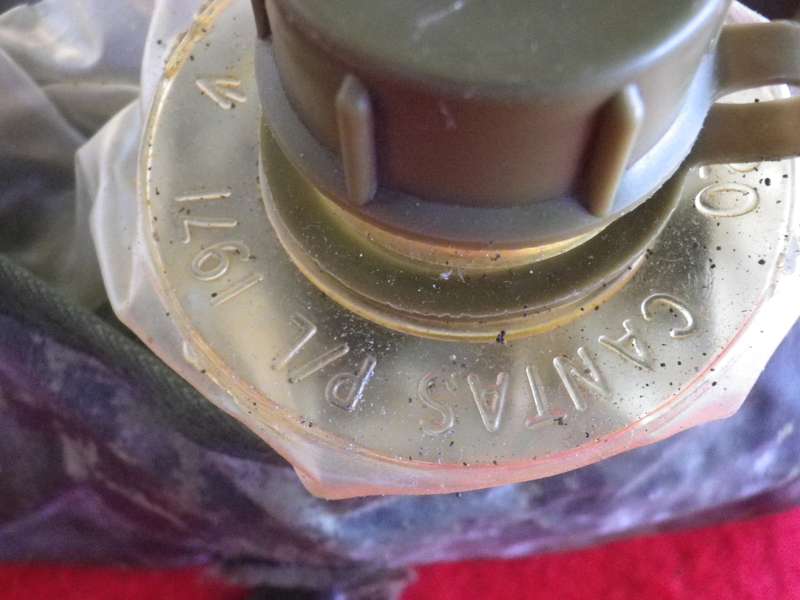RHODESIAN ARMY - PVT PURCHASE-AUSTRALIAN PLASTIC CAMMO WATER BOTTLE - WELL USED - (CANTAS P/L 1971)