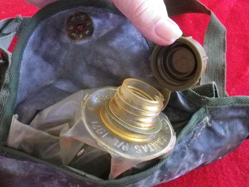 RHODESIAN ARMY - PVT PURCHASE-AUSTRALIAN PLASTIC CAMMO WATER BOTTLE - WELL USED - (CANTAS P/L 1971)