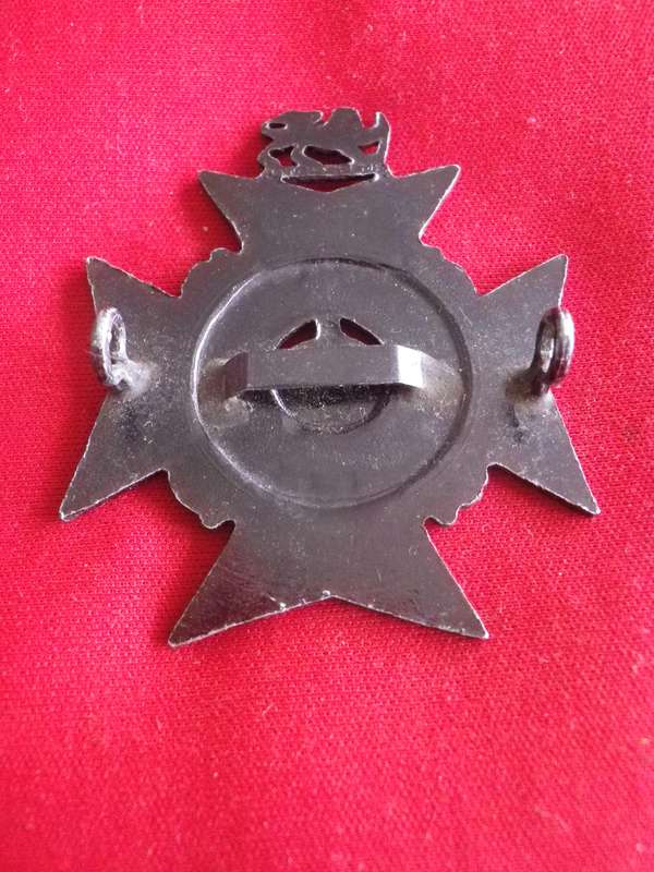 RHODESIA REGT. BLACK ANODISED BERET BADGE                 (8660)