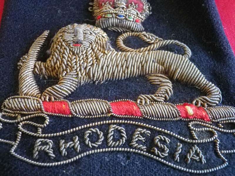 RHODESIAN STAFF CORPS -  EARLY QC BULLION BLAZER BADGE             (8732)