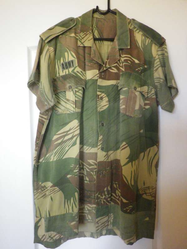 RHODESIAN ARMY - V LARGE SHORT SLEEVE CAMMO SHIRT - LENGTH EXTENDED - SOME MINOR REPAIRS (8694)