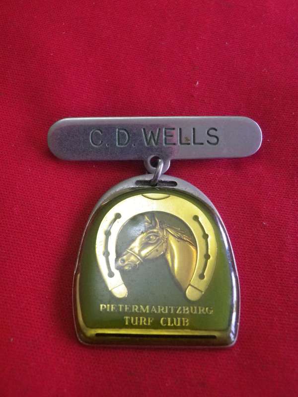 TURF CLUB BADGES - PIETERMARITZBURG TURF CLUB (SA)  - C.D.WELLS  - No.541      (16)