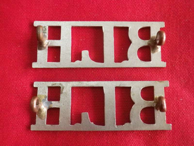 BRITISH ARMY / SOUTH AFRICA - BORDER LIGHT HORSE PAIR WM SHOULDER TITLES 1901-1909  OWEN 2105(8638)