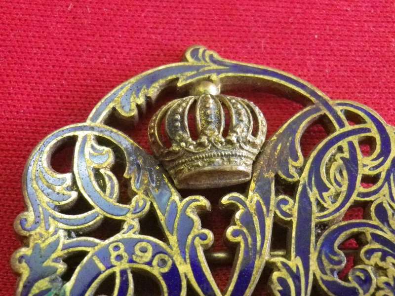 1890 SANDOWN PARK RACECOURSE LADIES BADGE.  No. 2533 (dating it to 1888/89) MADE HENRY LEWIS LONDON