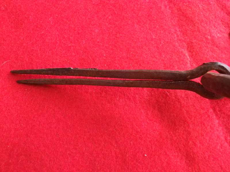 BRITISH ARMY ? BOER WAR PERIOD HORSE PARAPHENALIA - HOOF PICK, CALSTROP, TETHER RING?  (8625)