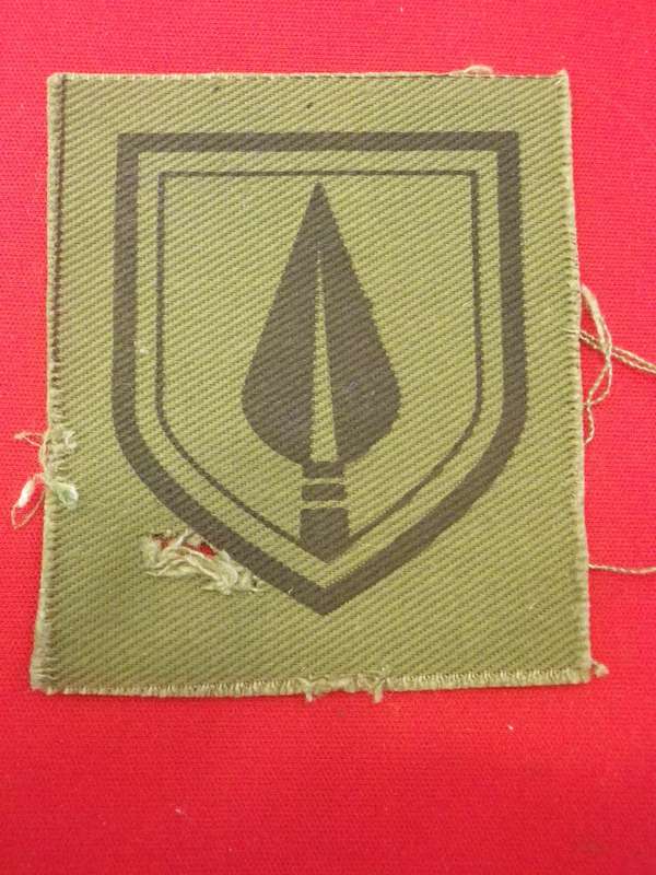 RHODESIAN ARMY - SFA / PFUMO RE VANHU CLOTH HAT BADGE  - NOTE SMALL HOLE          (120)