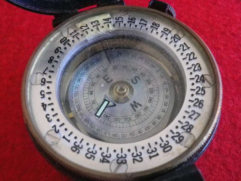 RHODESIAN ARMY - PRISMATIC MARCHING COMPASS + POUCH - STAMPED RA1816- READ MORE BELOW  (8973)