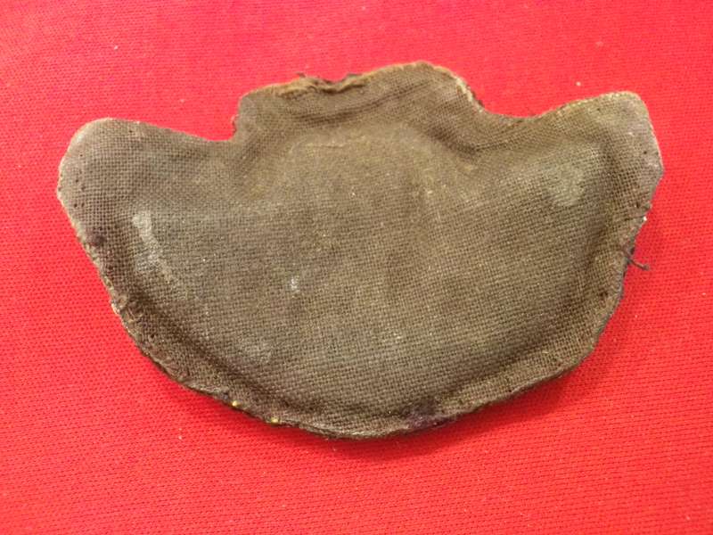 RHODESIAN AIRFORCE - OFFICERS BULLION PADDED CAP BADGE   (8985)