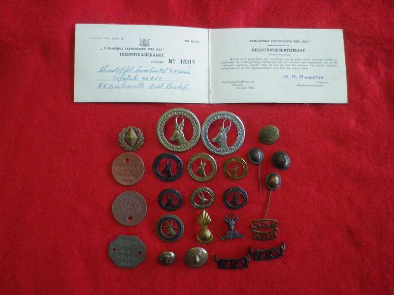 SAUDF - WW1 / WW2 MIXED LOT, INCL. ID CARD, DOG TAGS, BADGES, ETC.    (161)