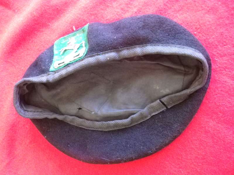 SADF - NATAL MOUNTED RIFLES  BERET  - RIM  56CM / 22"               (8951)