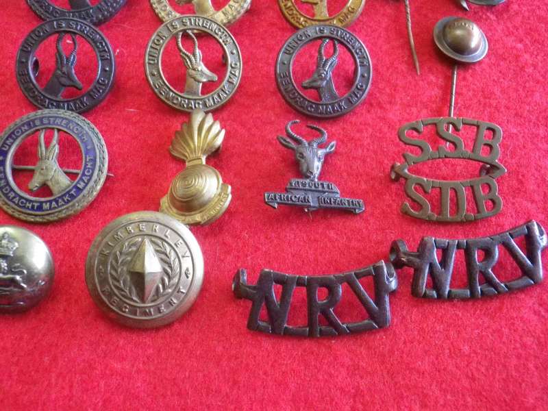 SAUDF - WW1 / WW2 MIXED LOT, INCL. ID CARD, DOG TAGS, BADGES, ETC.    (161)