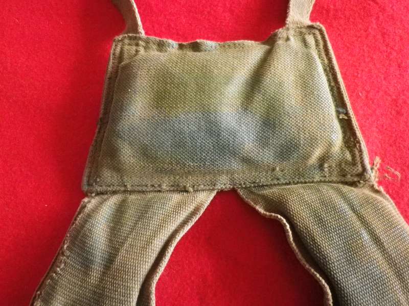 RHODESIAN ARMY - P69 YOLK + PADDING               (8996)
