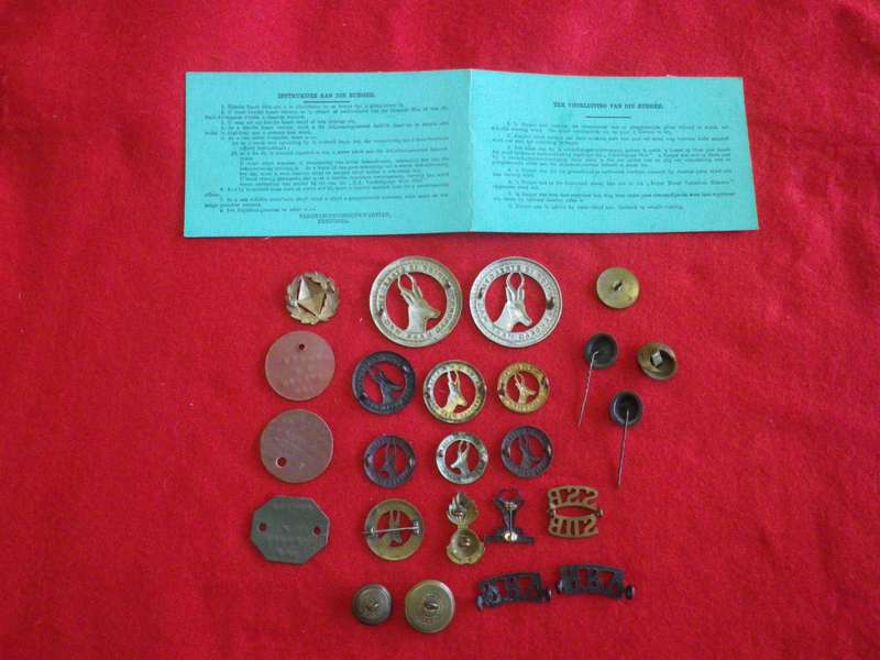 SAUDF - WW1 / WW2 MIXED LOT, INCL. ID CARD, DOG TAGS, BADGES, ETC.    (161)