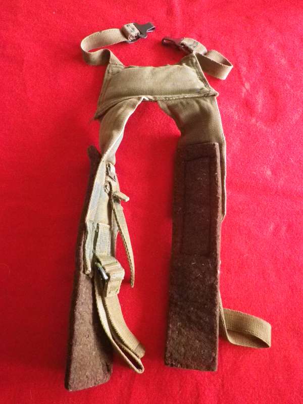 RHODESIAN ARMY - P69 YOLK + PADDING               (8996)