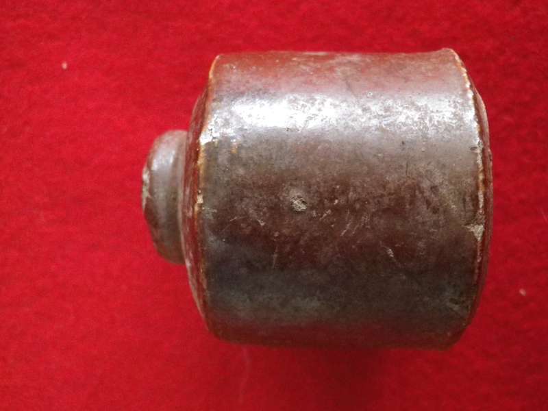 BOER WAR BATTLEFIELD PICKUP - SMALL CLAY INKWELL - INSCRIBED ON BASE "WAGON HILL, LADYSMITH" (8626)