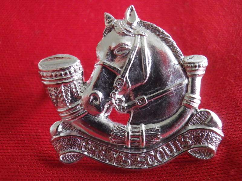 RHODESIAN ARMY - GREYS SCOUTS ANODISED BERET BADGE - STAMPED REUTELER   (8705)