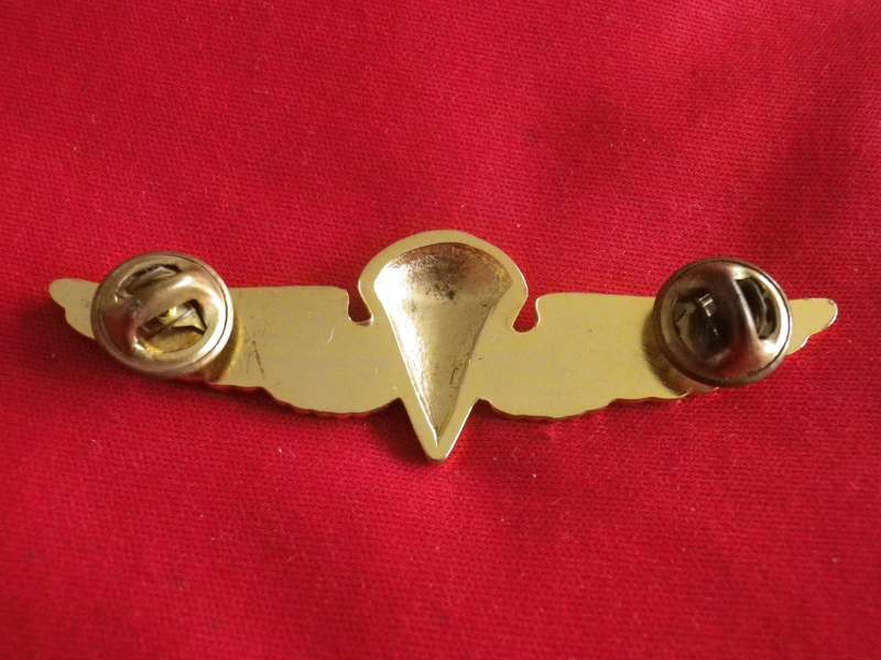 USA NAVY / US MARINE CORPS.  - GILT JUMP WINGS               (179)