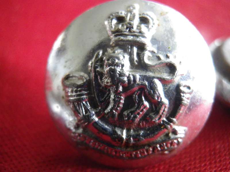 RHODESIAN LIGHT INFANTRY - 3 X TUNIC BUTTONS - ODS 16mm/18mm/19.5mm      (8700)