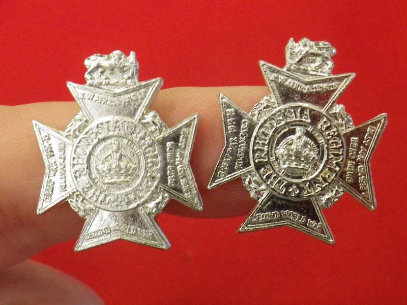 RHODESIA REGT. 6BN. FACING PAIR ANODISED COLLAR BADGES, ALSO USED OFFICERS BERET BADGE   (119)