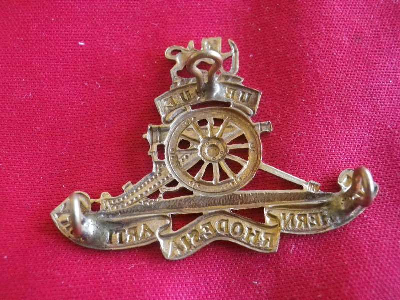 SOUTHERN RHODESIA ARTILLERY BRASS CAP BADGE    (118)