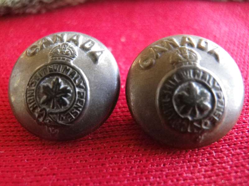CANADA ARMY - LOT OF CLOTH + METAL SHOULDER TITLES        (8989)