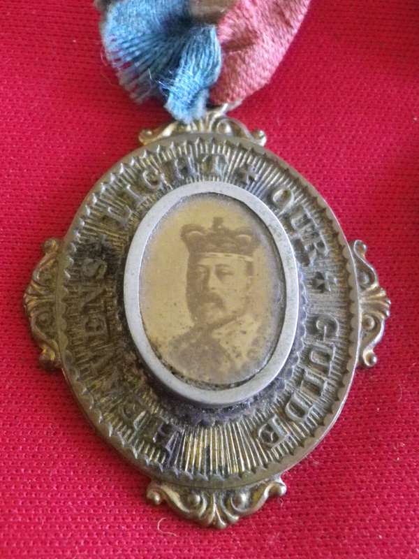 BRITISH / SA / ROYAL FAMILY 1947 VISIT  -     LOT OF LAPEL PINS           (8990)