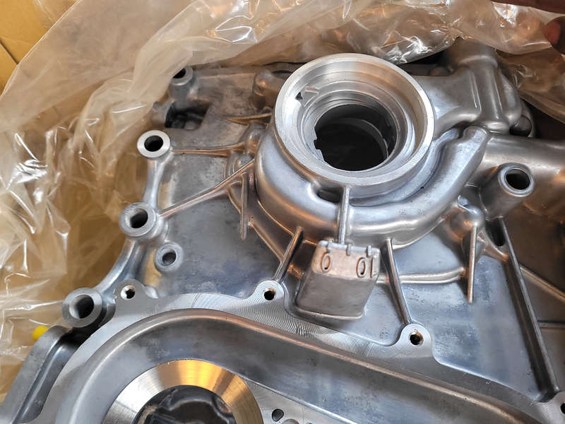 TOYOTA HIACE /HI-LUX 2.7L  (2TR) Engine Oil Timing  Chain Outer Cover