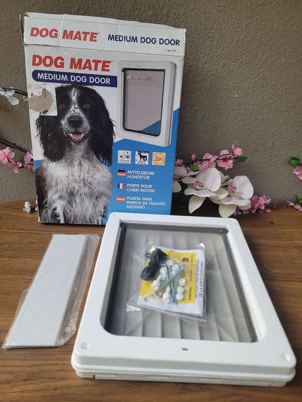 Unused Dog Mate Medium Dog Door