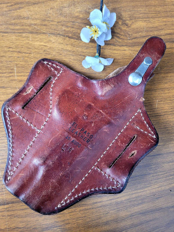 Collector`s Genuine Leather GUN HOLSTER Lot.  (Bid Per Lot)