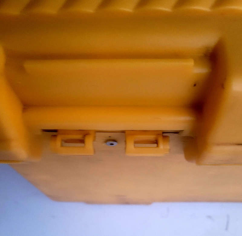 RUBBERMAID Micro-Flush Refrigerant Recovery Unit (Model: WC-5). No Hinges