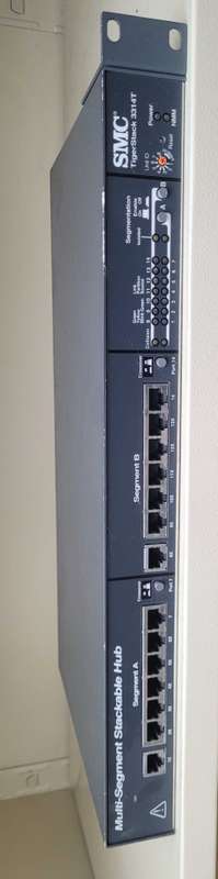 USED/Switching-On SMC Tiger Stack 3312TC Multi-Segment Stackable Hub. (Excludes Power Cable)
