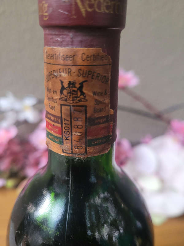 Collector`s Vintage Wine Collection. NEDERBERG PAARL: 1976  /  BARONNE: 1985. (Bid Per Bottle)