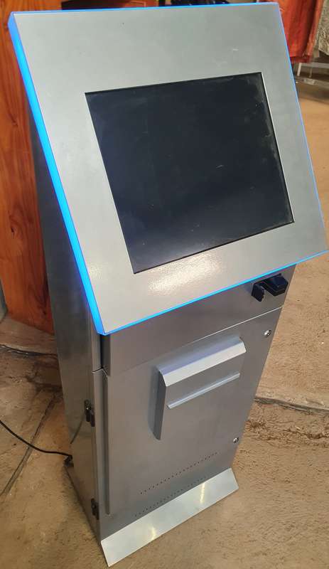 Large Screen Auto Teller/Kiosk With Card Slot For Card Payments. (Load Your Own Software...)