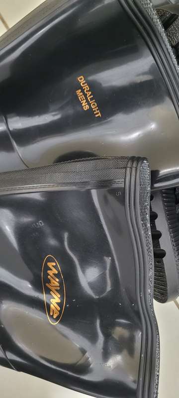 Weyne Size 9 Gum Boots. Bid per pair.