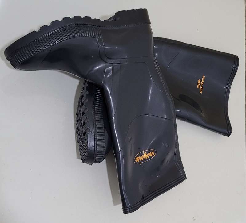 Weyne Size 9 Gum Boots. Bid per pair.