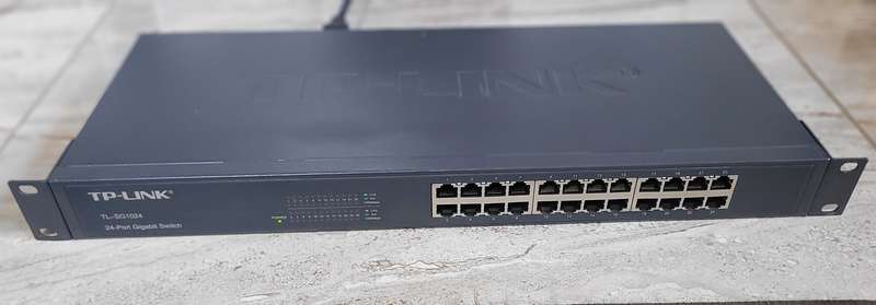 24-Port (3x6) TP Link Gigabit Switch (TL-SG1024)