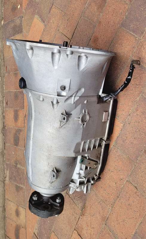 Gear Box (POISSIBLY) For Mercedes Benz C-Class Diesel (W204) CDI - R220 271 19 01  & R 211 271 04 01
