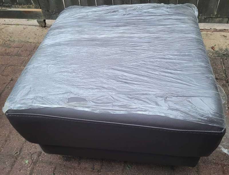 COLLECTION ONLY...100% 4-Piece GENUINE LEATHER Lazy Boy Recliners