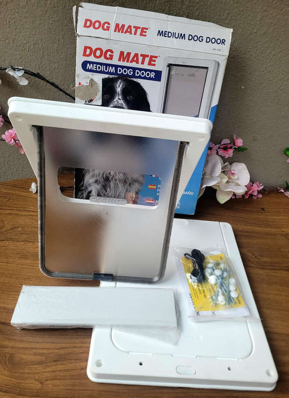 Unused Dog Mate Medium Dog Door