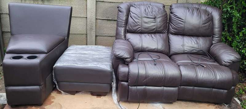 COLLECTION ONLY...100% 4-Piece GENUINE LEATHER Lazy Boy Recliners