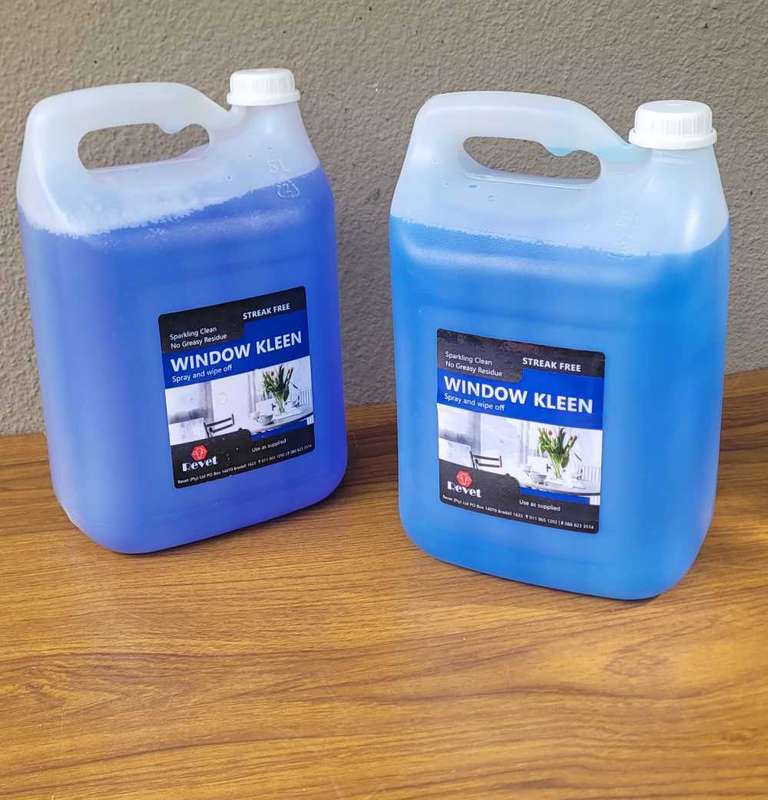 WINDOW KLEEN Streak-Free Spray & Wipe-Off Solution (Bid per Piece)