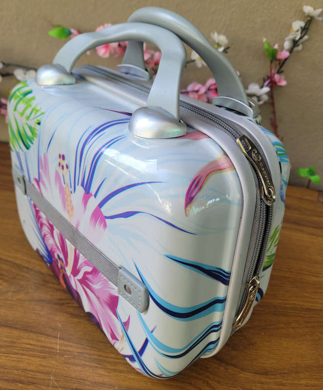 Quality Ladies Cosmetics Bag (26x14x24)Cm