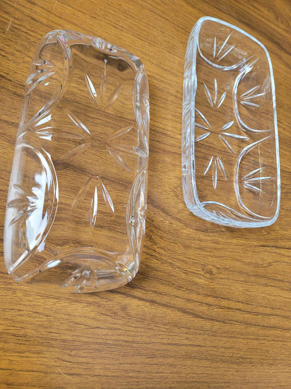 Vintage Twin Glass Bowl Set With Chiseled Details In ORIGINAL BOX (As Pictured )