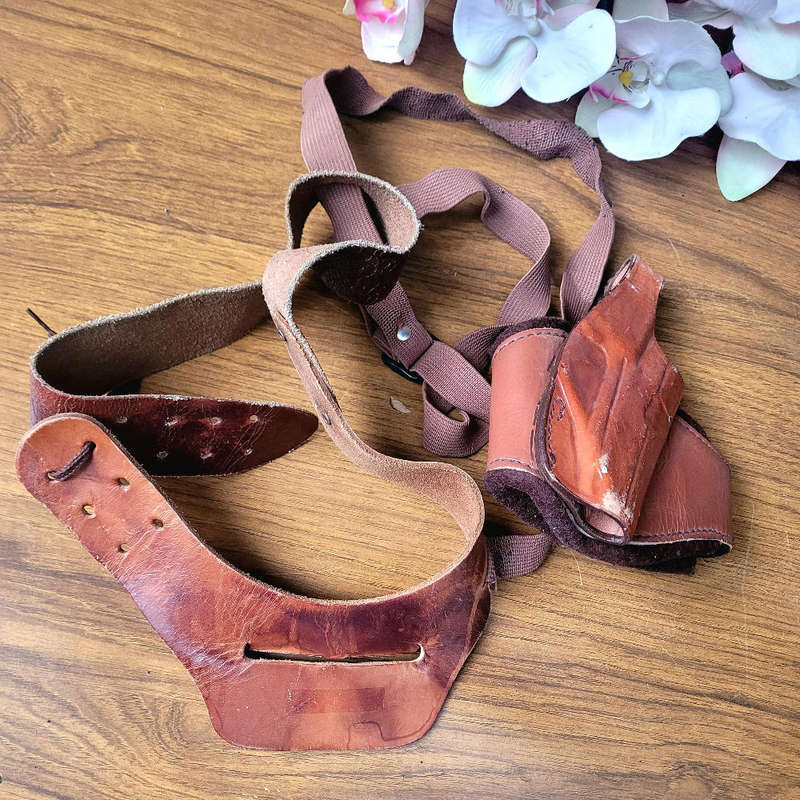 Collector`s Genuine Leather GUN HOLSTER Lot.  (Bid Per Lot)
