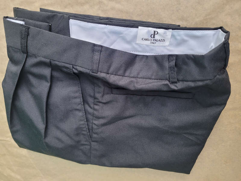UNUSED...CARLO PALLAZI (Italy) Men`s Casual Pants (32)