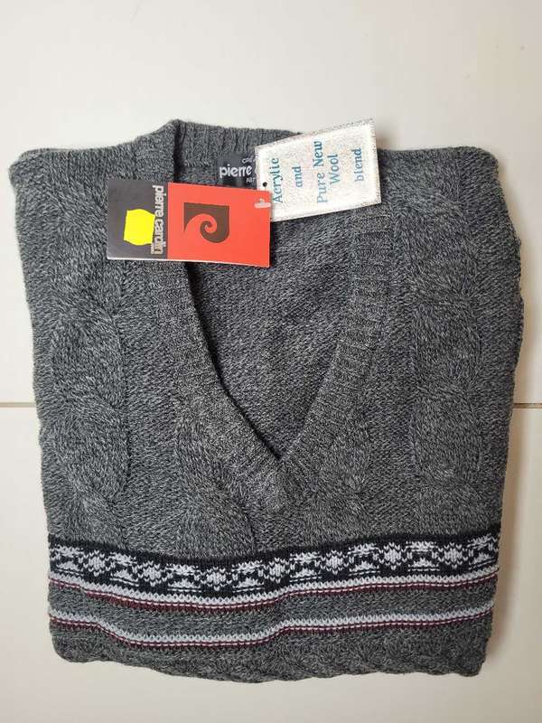 ORIGINAL PIERRE CARDIN Long-Sleeved Knitted V-Neck Sweater (M)