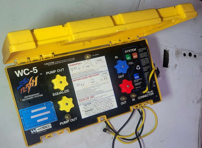 RUBBERMAID Micro-Flush Refrigerant Recovery Unit (Model: WC-5). No Hinges