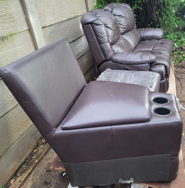 COLLECTION ONLY...100% 4-Piece GENUINE LEATHER Lazy Boy Recliners
